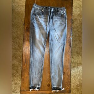 Judy Blue women’s Faded Blue Skinny Jeans